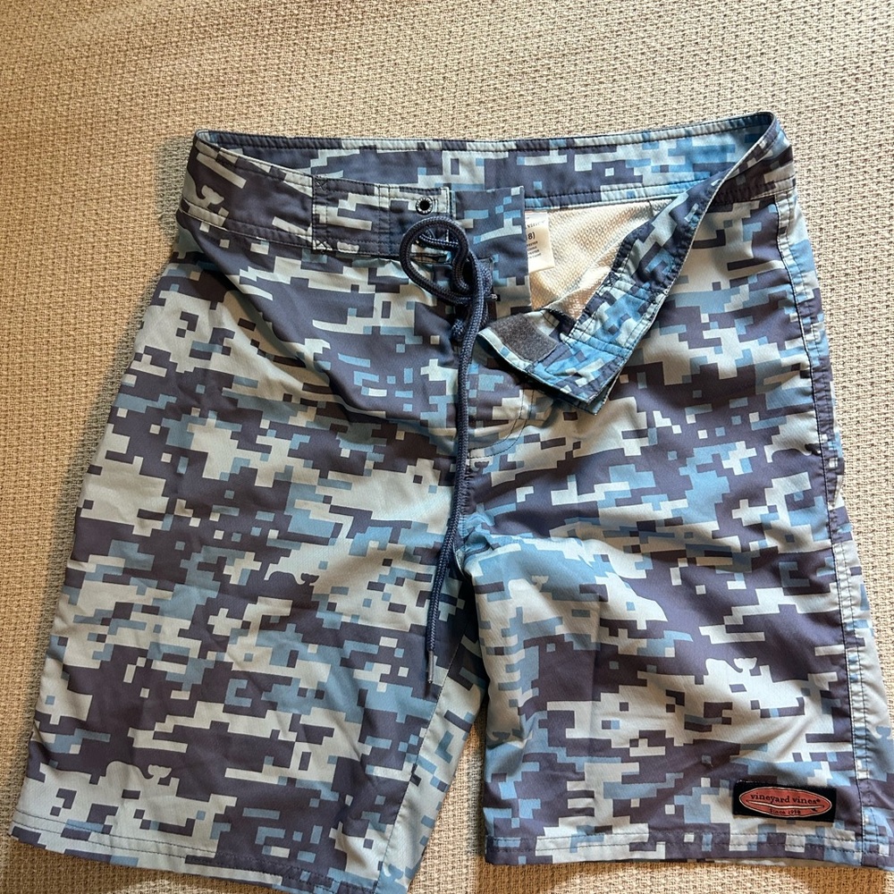 EUC Vineyard Vines Blue and Gray Digital Camo Shorts